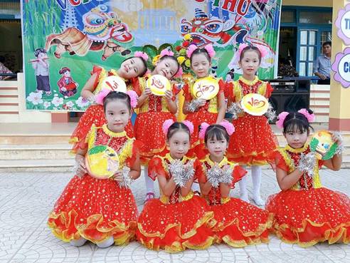 Hoc sinh mua 5016.jpg